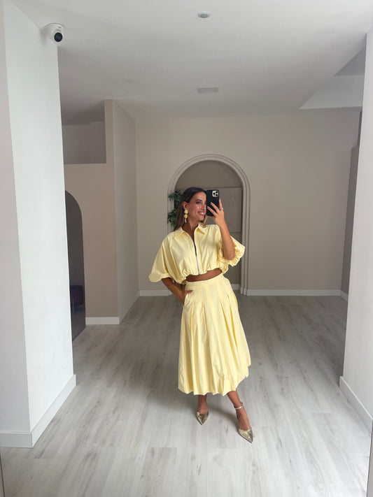Conjunto blusa + saia - amarelo