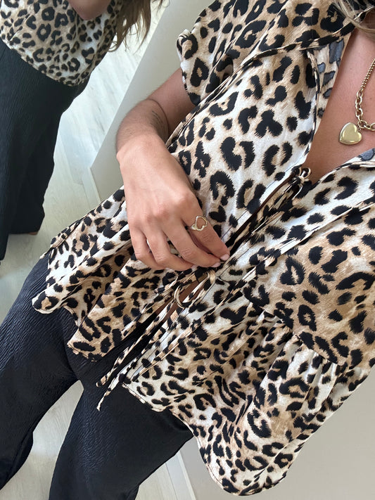 Blusa Leopardo c/ abertura à frente