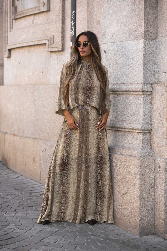 Conjunto pantalona + blusa cobra