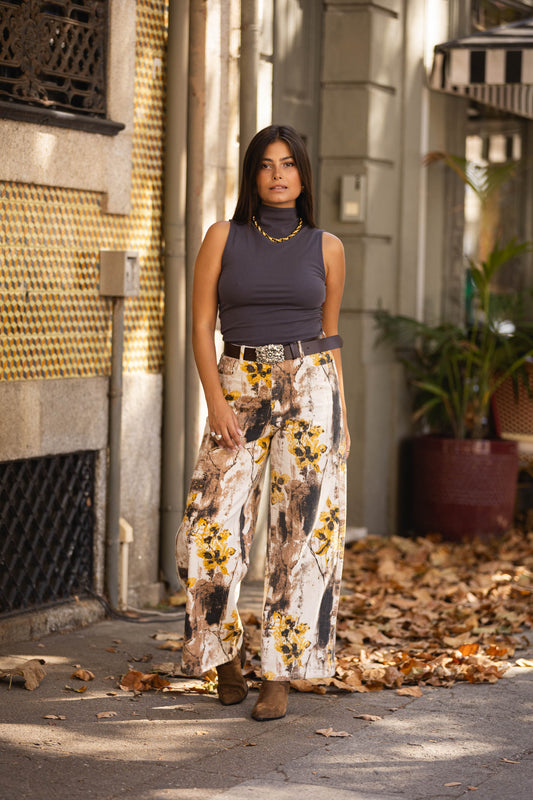 Calça estampado tons amarelo c/ cinza