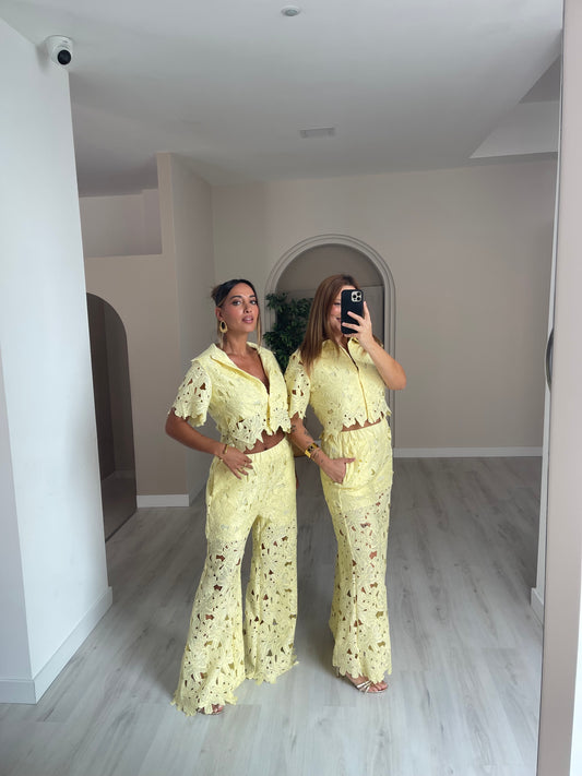 conjunto blusa + calça rendada - amarelo