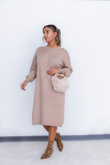 Vestido malha + carteira de pêlo - bege