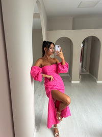 Vestido em bordado inglês fuschia