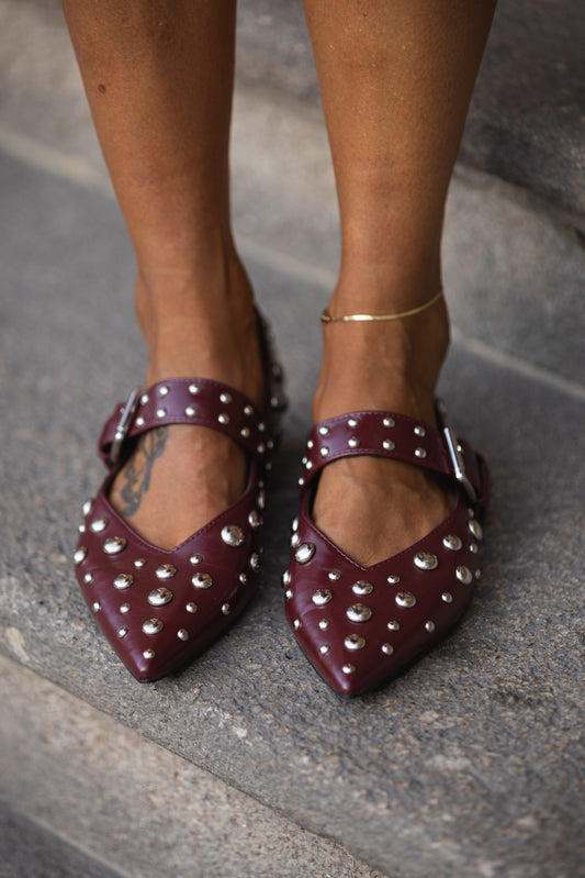 Mules c/ tachas bordeux