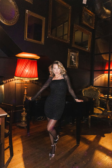 Vestido c/ lantejoulas e missangas - Preto