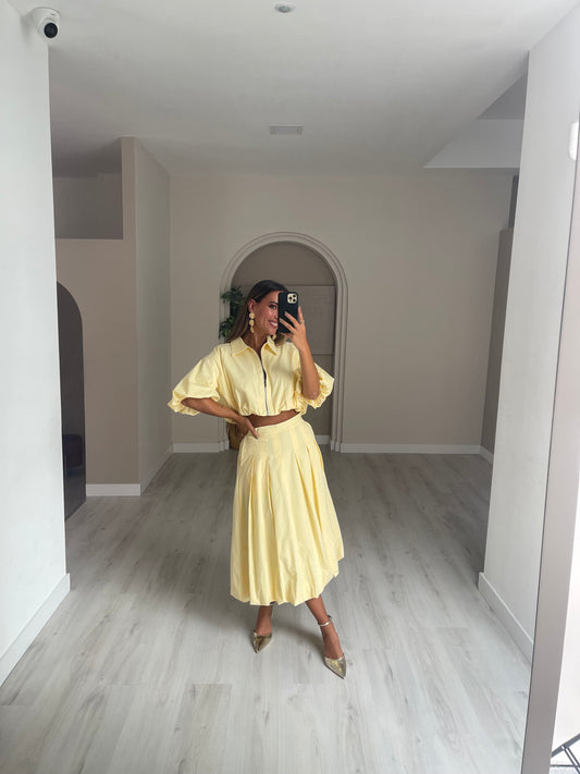 Conjunto blusa + saia - amarelo
