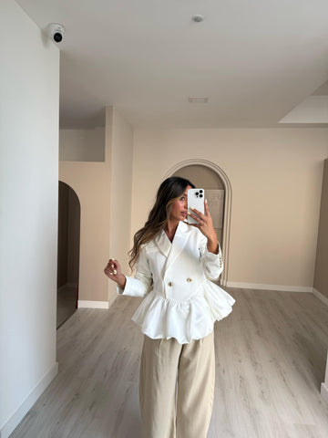 Blazer Branco c/ folho acetinado