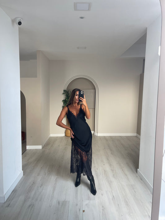 Vestido seda c/ renda - preto