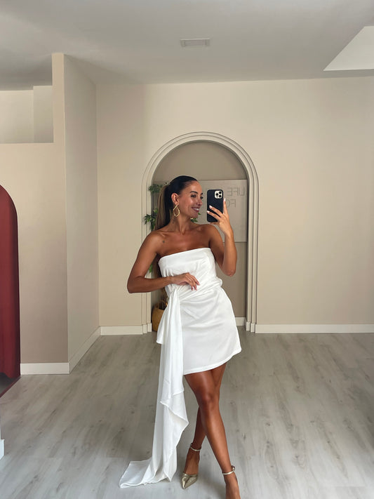 Vestido Lumina c/ cauda lateral - branco