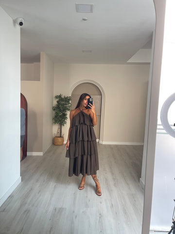 Vestido folhos - castanho