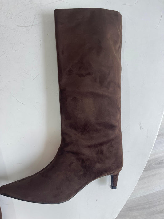 Bota cano médio castanhas