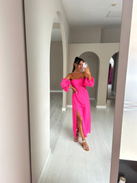 Vestido em bordado inglês fuschia