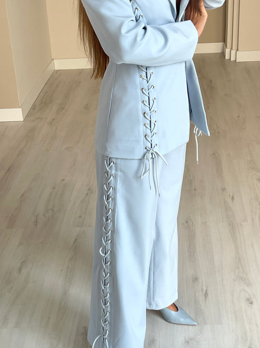 Calça em sarja c/ atilhos - Azul Bebé