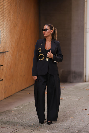 Blazer com Aplicações Douradas - Preto