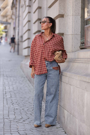 Calça c pormenor xadrez