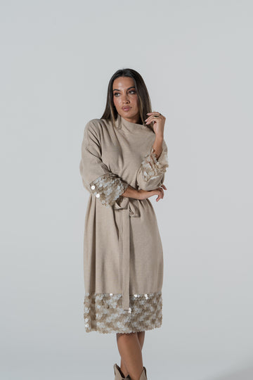 Vestido c/ pormenor em lantejoulas e cinto - taupe