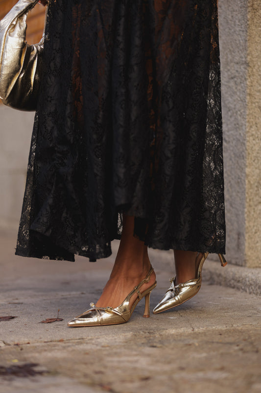 Stilleto c/ presilhas - Dourado