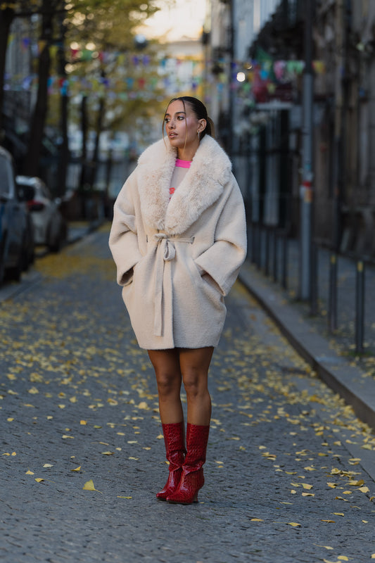 Casaco/capa em pêlo curto - bege