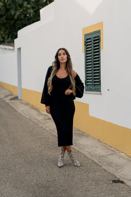 Conjunto vestido + casaco c/ pormenor em pérola - preto