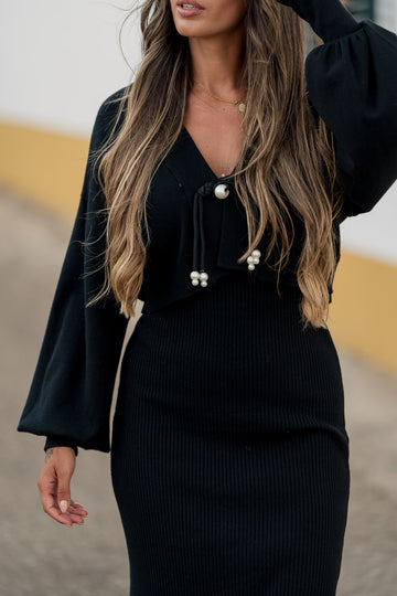 Conjunto vestido + casaco c/ pormenor em pérola - preto