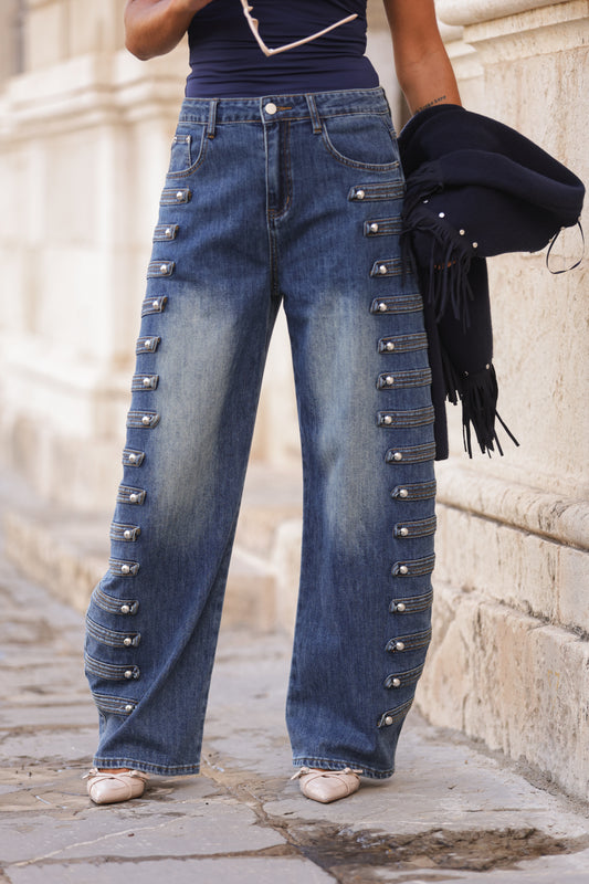Calça c/presilhas laterais