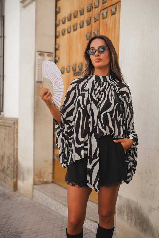 Blusa c/riscas zebra - Preto