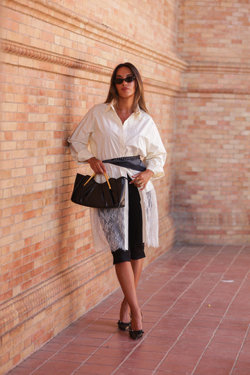 Camisa c/acabamento em renda