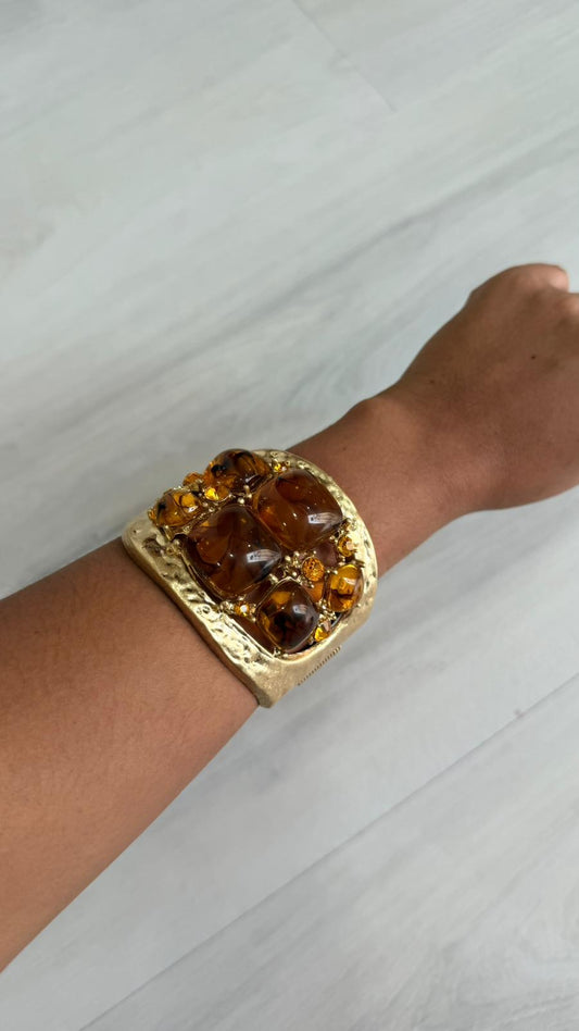 Pulseira dourada c/pedras amber