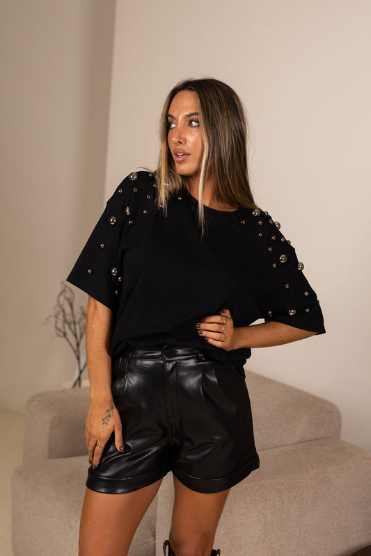 Tshirt tachas - preto