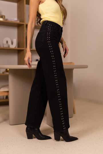 Calça ganga c/ tachas - preta