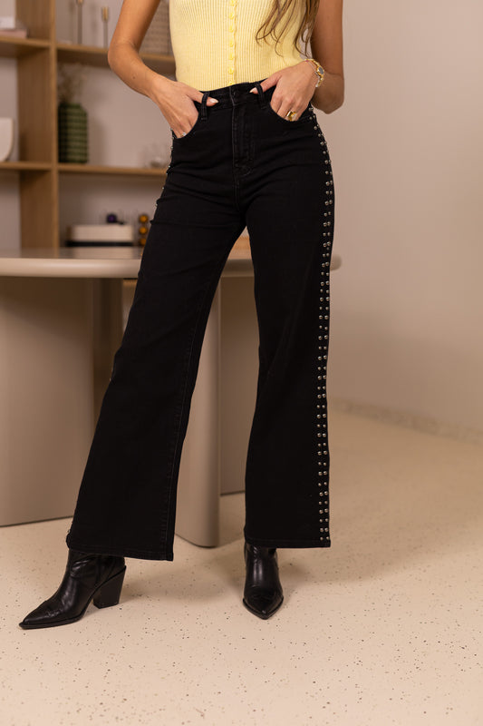 Calça ganga c/ tachas - preta