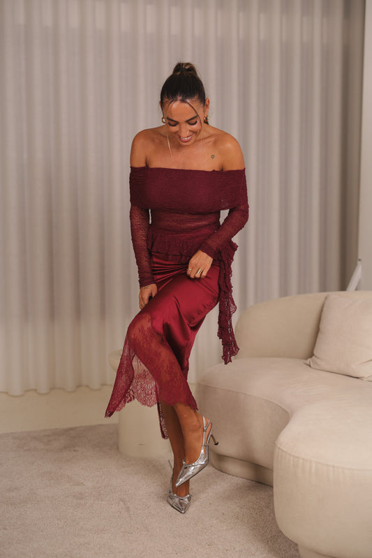 Saia cetim c/  renda - bordeux