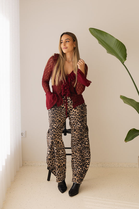 Blusa renda elástica c/ folho - bordeux