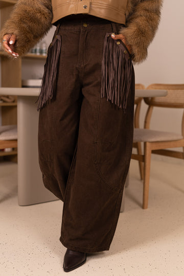 Calça ganga castanhas c/ franjas nos bolsos removiveis