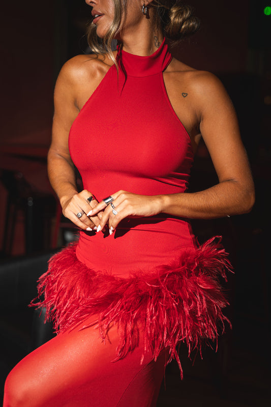 Vestido c/ penas na cintura - vermelho