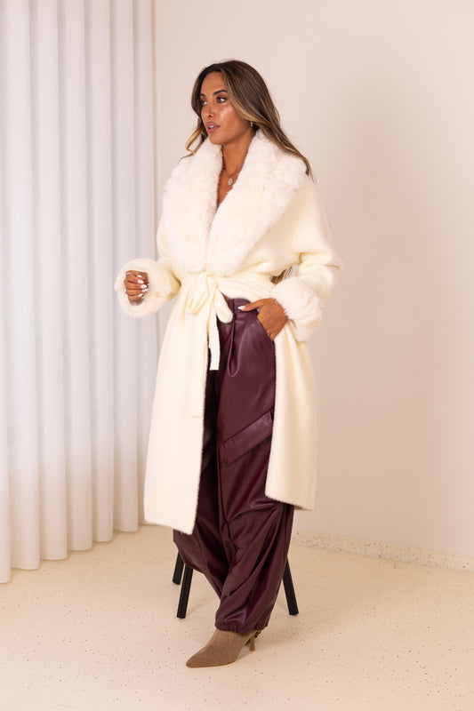 Casaco pelo comprido c/ cinto incluído - branco