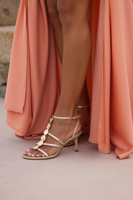 Sandália c/tachas dourado - Dourado