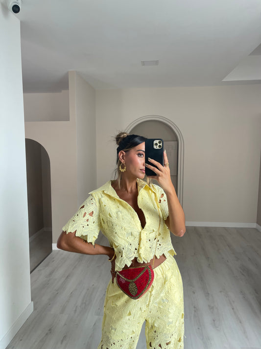 conjunto blusa + calça rendada - amarelo
